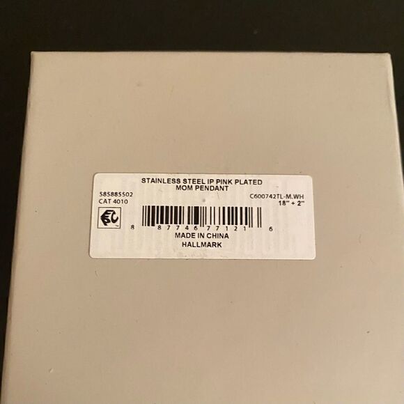 Connections From Hallmark Mom Heart Pendant Necklace New In Box - Picture 2 of 2